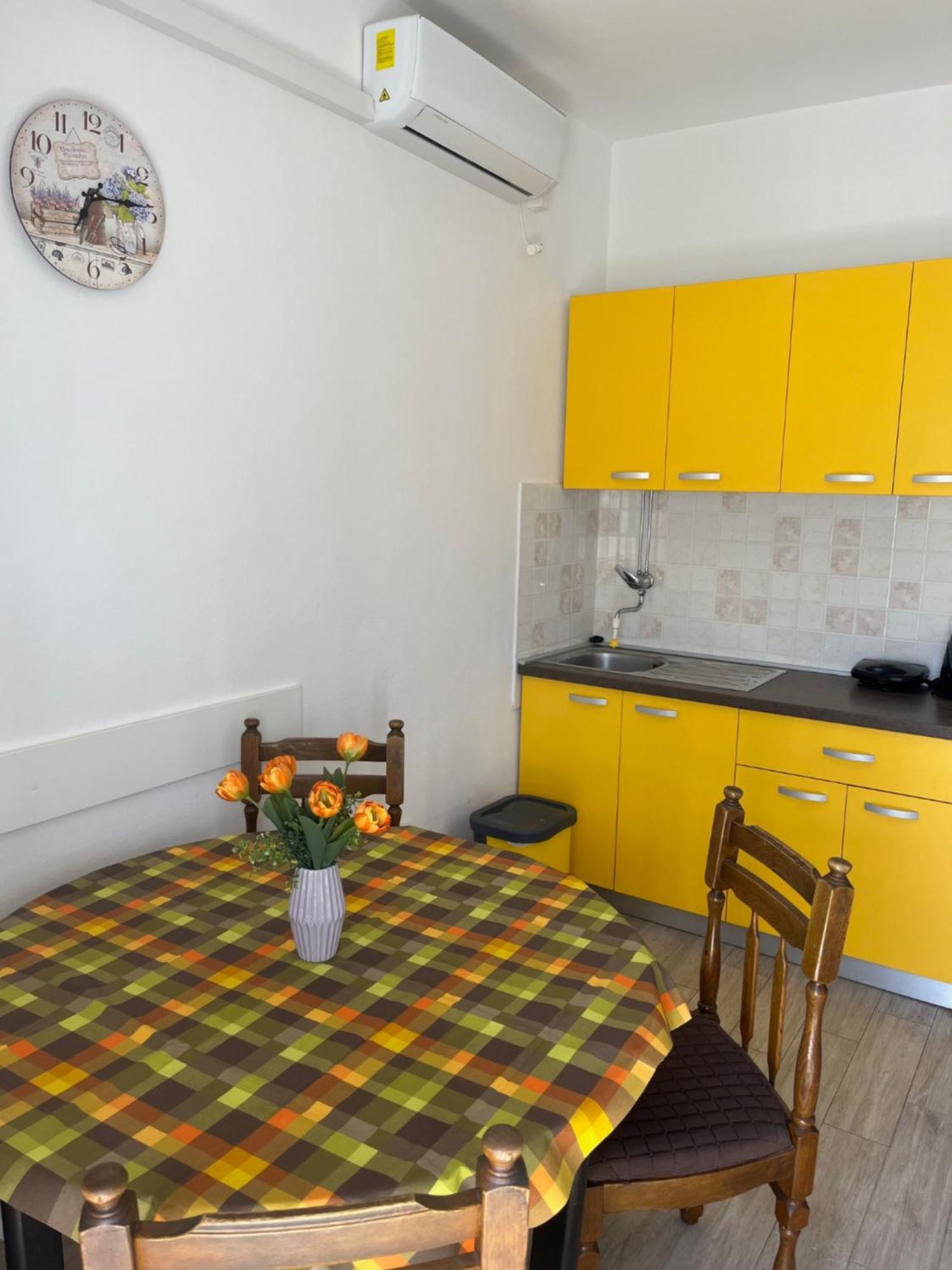 Apartmani Mila Pag Town Eksteriør billede