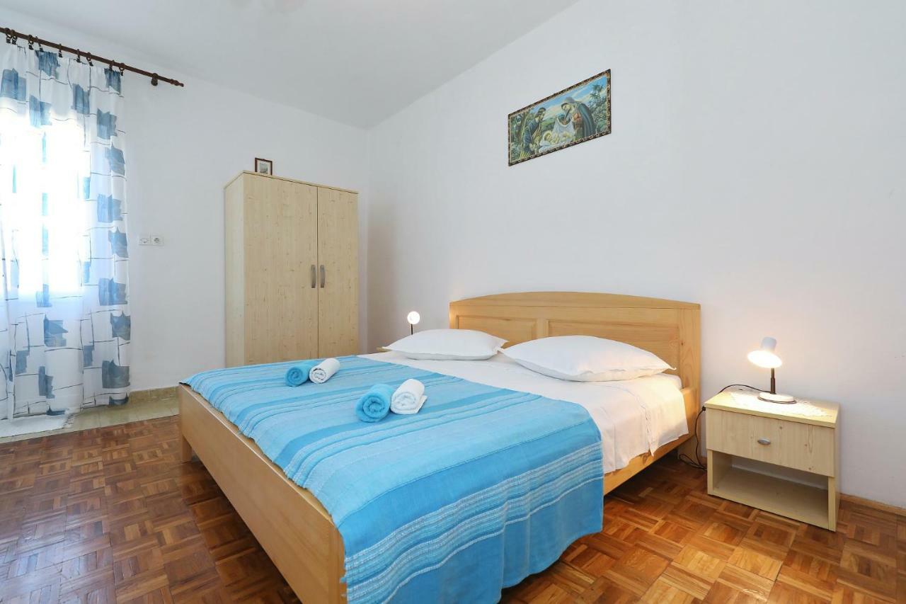 Apartmani Mila Pag Town Eksteriør billede