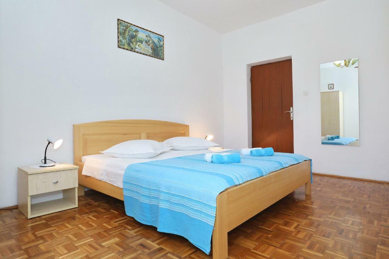 Apartmani Mila Pag Town Eksteriør billede